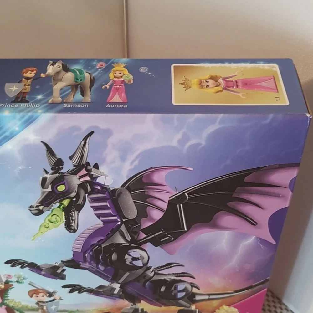 Lego 43240 Maleficent's Dragon Form and Aurora's Castle Disney Building Toy Set